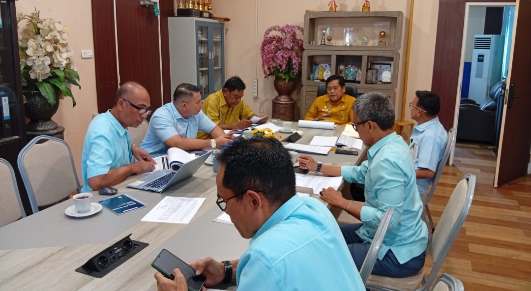 Rapat evaluasi pencapaian Rencana Kerja dan Anggaran Perusahaan (RKAP) Perumda Air Muara Tirta Kota Gorontalo